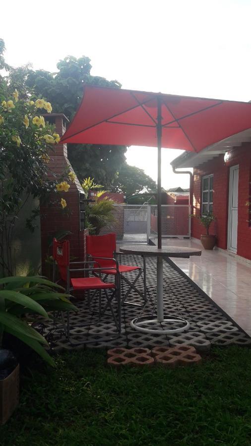 En Familia Villa Puerto Iguazú Eksteriør billede