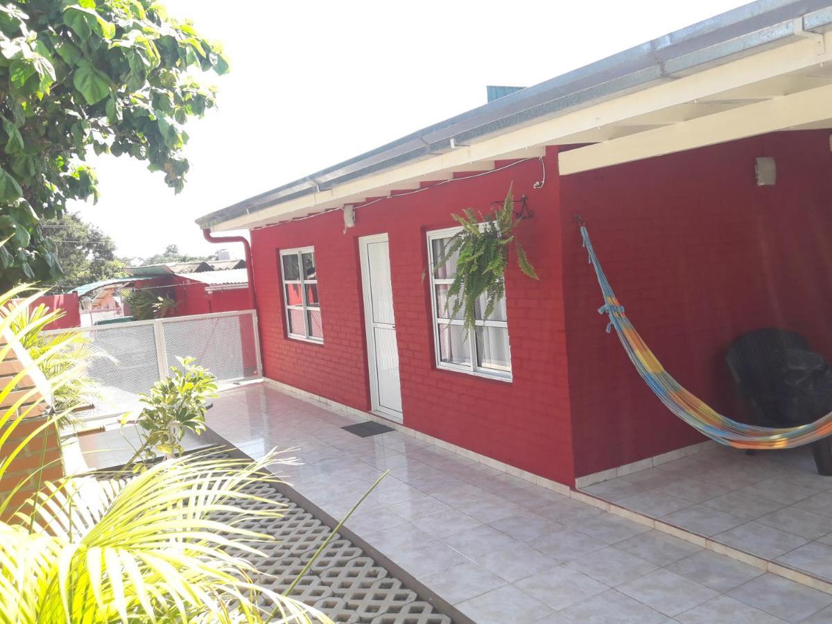 En Familia Villa Puerto Iguazú Eksteriør billede